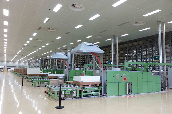 貴陽(yáng)卷煙廠多聯(lián)機(jī)房采用可調(diào)式阻尼彈簧<a href='http://www.t3j5ln.cn' target='_blank'><u>減震器</u></a>